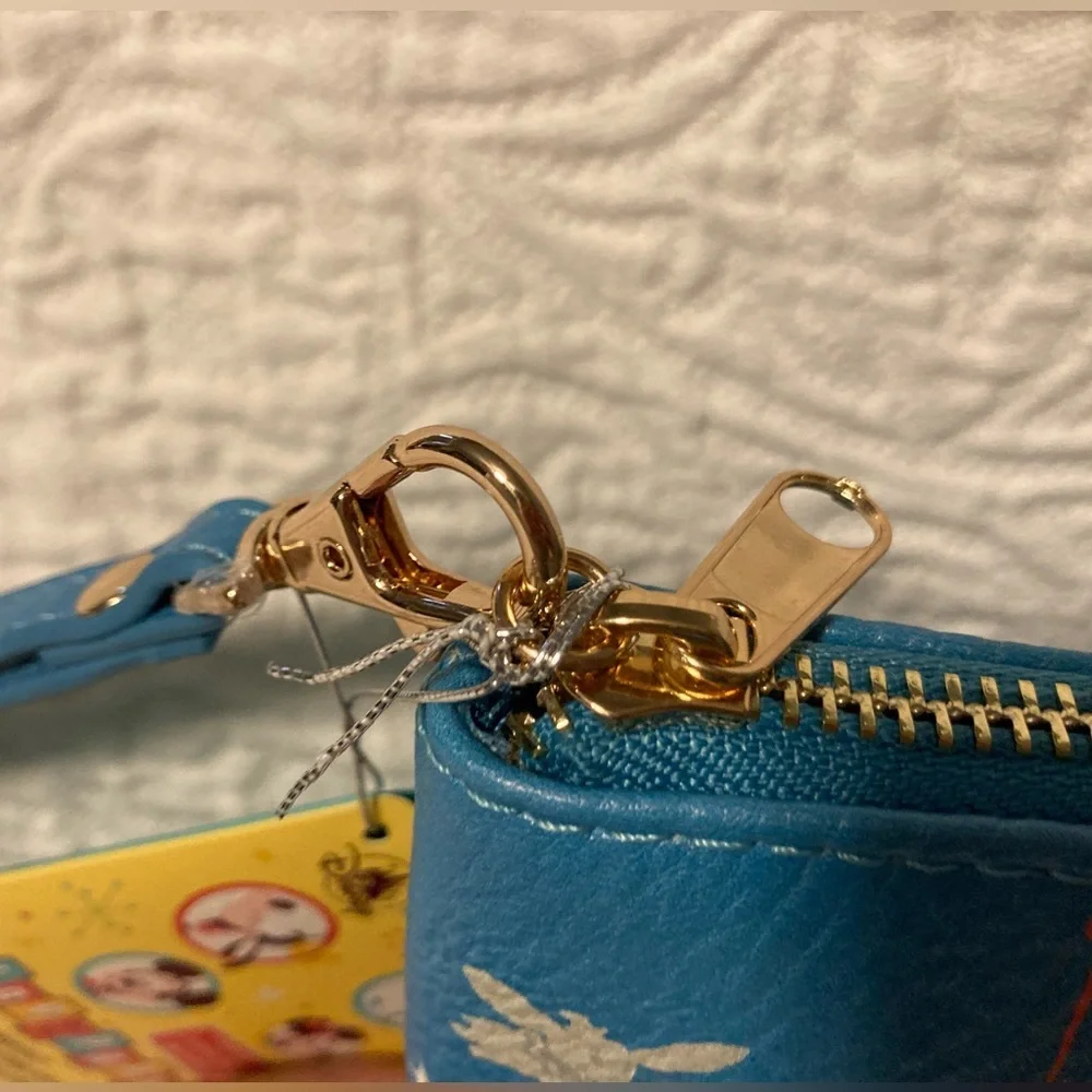 Disneys Play in the Park  Light up Wristlet - Picture 12 of 13